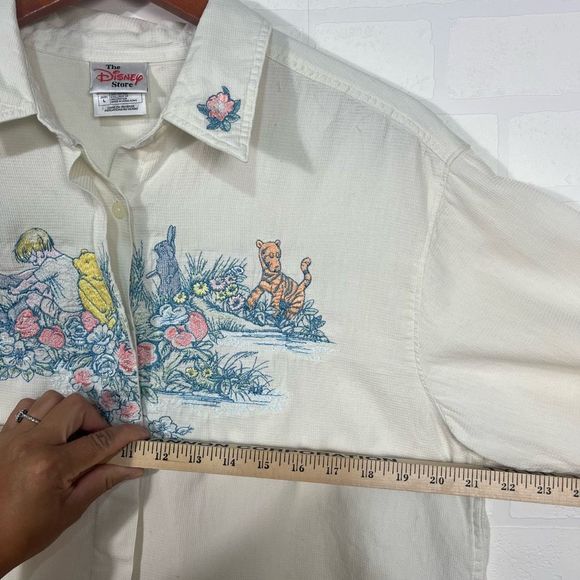 Disney Store Button Down Shirt Womens Size L Off White Pooh Embroidered - Picture 6 of 16